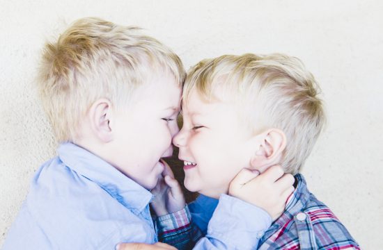 Barnfotograf, syskon, familjefotograf, Stockholm, Täby, Vallentuna, Norrort, Uppsala, Västerås