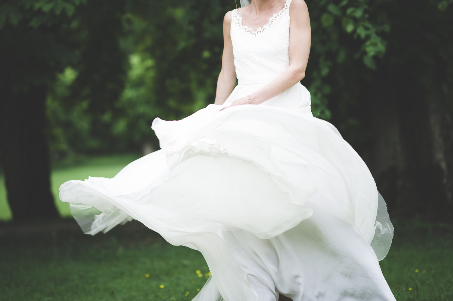 Bröllop, bröllopsfotograf, Ung cancer, Västerås, kärlek, Ängsö slott, brudklänning, Zetterberg couture