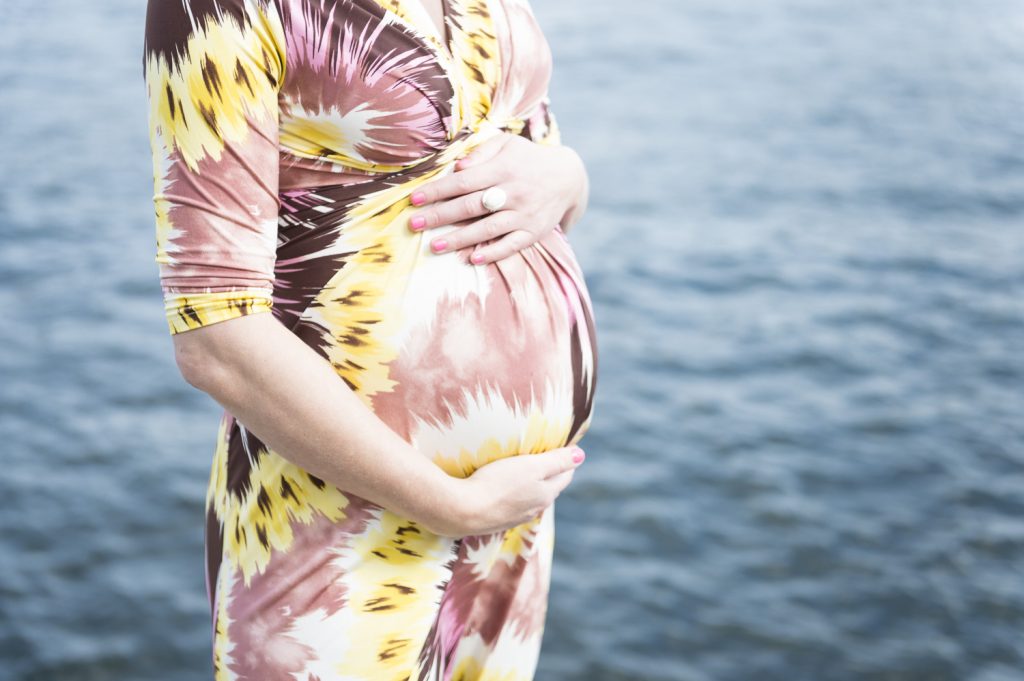 gravid, gravidfoto, maternity, maternityphotopgraphy, barn, bebis, moment design, beloved