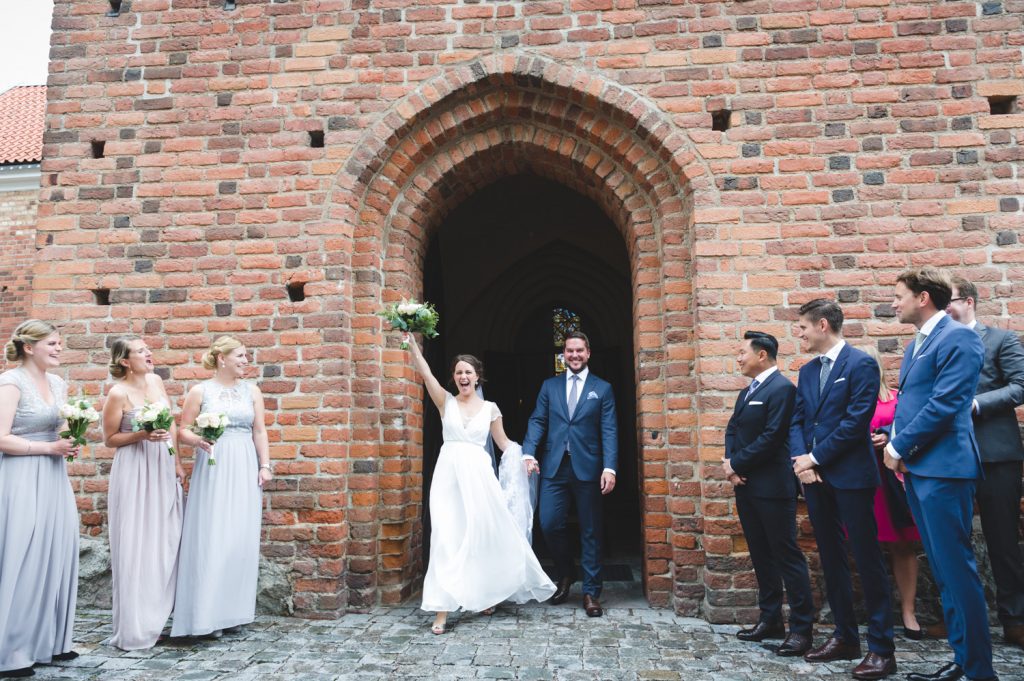 Bröllop, Uppsala, brudpar, bröllopsfotograf, Helga Trefaldighets kyrka