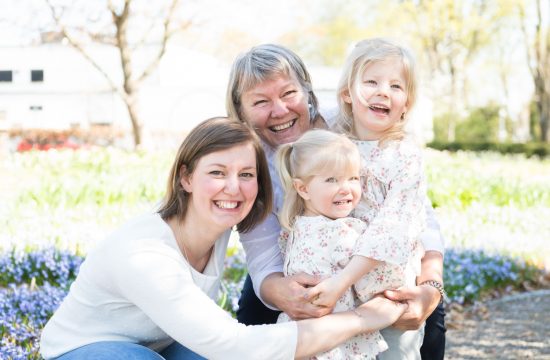 barn, familj, barnfotografering, syskon, familjefotografering, drömparken, enköping, park, mors dag, morsdagsfotografering,barn