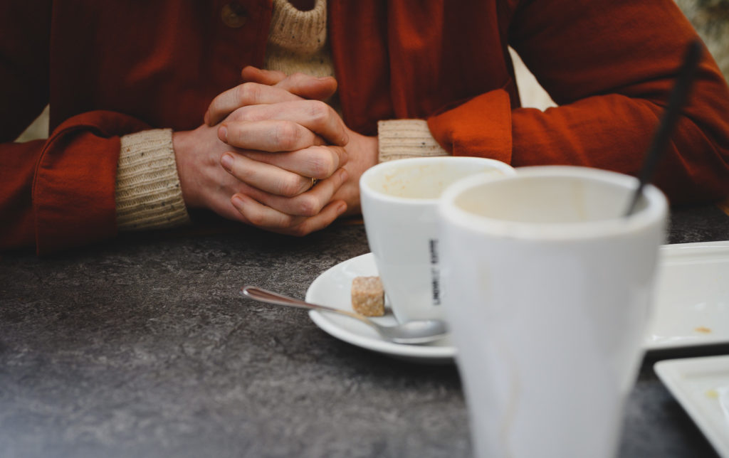 kaffekoppar händer 